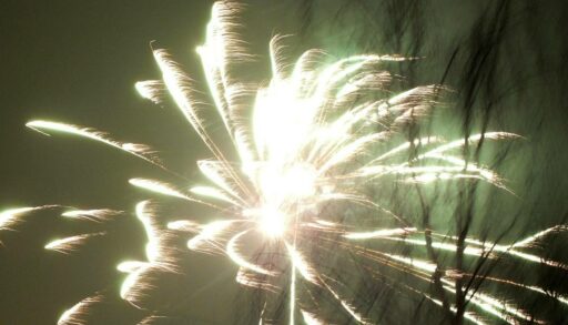 Салюту быть! В Тюмени официально подтвердили проведение фейерверка 9 мая