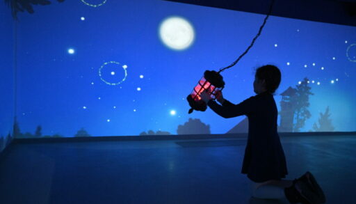 Ночь, луна, ребенок