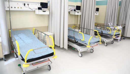 В больнице скончалась 16-летняя тюменка, выпавшая с 20 этажа