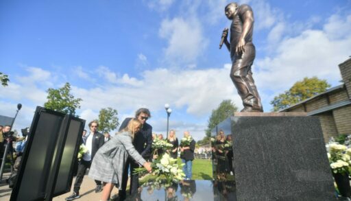 памятник Юрию Шатунову