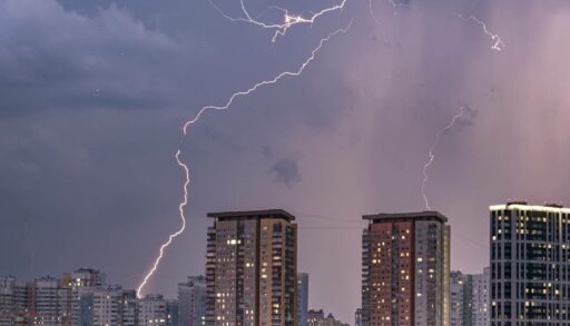 Готовьте зонты: в Тюмени ожидается дождь с грозой