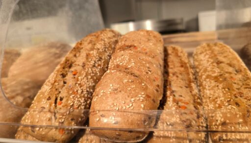 В тюменских магазинах цена за хлеб превысила 60 рублей