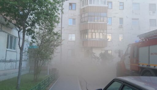 Тюменские огнеборцы спасли четыре человека в девятиэтажном доме по улице Н. Чаплина