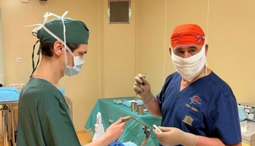 Тюменские нейрохирурги вернули к жизни пациентку с болезнью Паркинсона