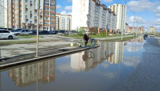 За сутки с улиц Тюмени откачено 836 кубометров воды
