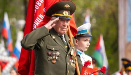 Тюменцы встречают День Великой Победы