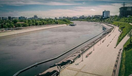 Река Тура в Тюмени выходит на максимальный уровень