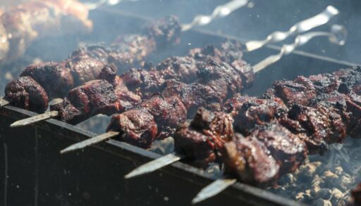 С начала года в сотне тюменских кафе выявлено подозрительное мясо