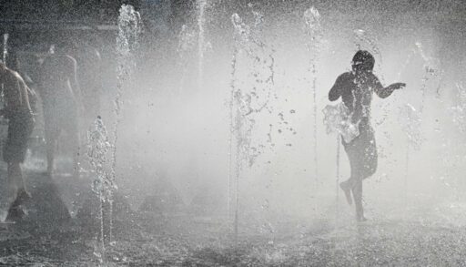 Тюменцам напомнили, почему нельзя купаться в фонтанах