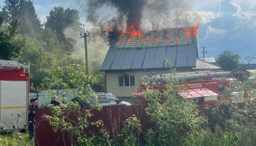 В Тюмени во время грозы семья осталась без жилья