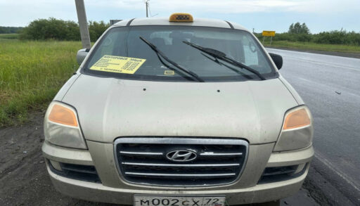 На тюменской дороге инспекторы ГИБДД остановили пьяного водителя маршрутки