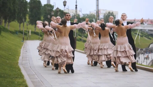 В Тюмени прошли съемки Всероссийской акции "Русский вальс"