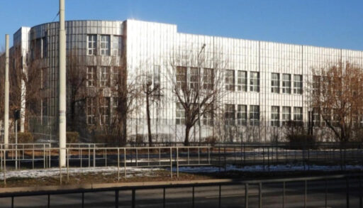 Спорткомплекс на месте бывшего бассейна "Геолог" в Тюмени сдадут в конце 2025 года