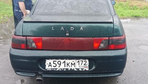 На тюменской трассе инспекторы ГИБДД задержали очень пьяного "бесправника"