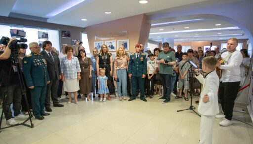 В Тюмени при поддержке гордумы открылась выставка картин «Я вернусь!»