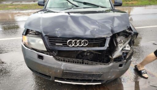 В вечернем ДТП в Ишиме пострадал водитель и 8-летний пассажир "Хендэ"