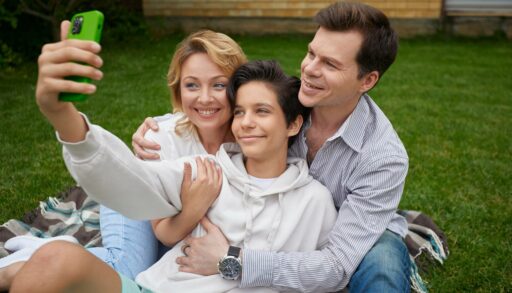 Тюменцы стали чаще делиться минутами и гигабайтами с близкими