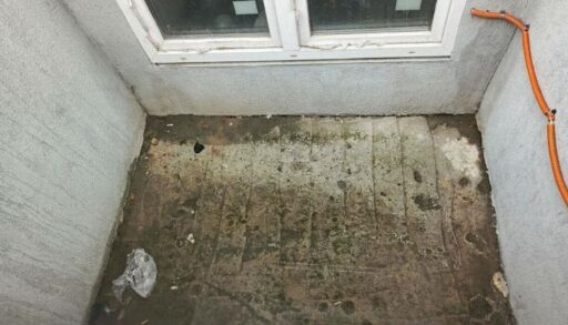 В Тюмени мальчик провалился в бетонную яму у подъезда