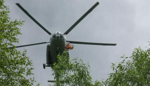 В тюменских лесах с вертолета ищут пропавшего вахтовика