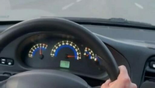 Инспекторы ГИБДД установили молодую тюменку, которая гоняла по окружной дороге