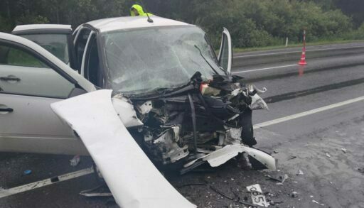 На тюменской трассе в ДТП с двумя "Ладами" погиб человек