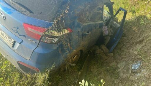 На тюменской трассе пострадала семья северян с четырьмя детьми