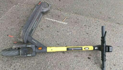 Две молодые тюменки на электросамокате пострадали в ДТП