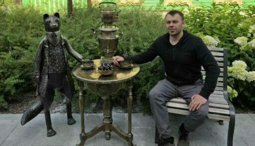 В Тюмени появилась новая скульптура соболя-купца