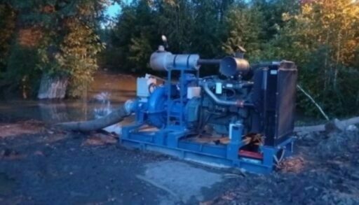 Тюменские коммунальщики до сих пор устраняют последствия пятничного ливня