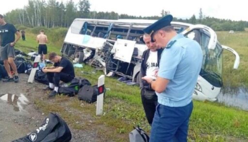 На омской трассе футбольная команда из Тюмени попала в жесткое ДТП