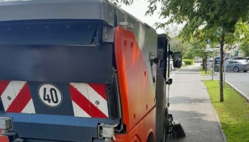 За неделю с тюменских улиц вывезли 1 тыс. 200 кубометров мусора