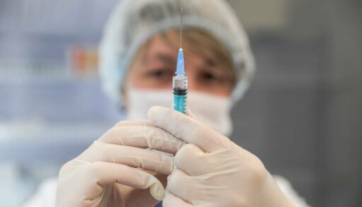 Более 50 тысяч тюменцев поставили прививку от гриппа