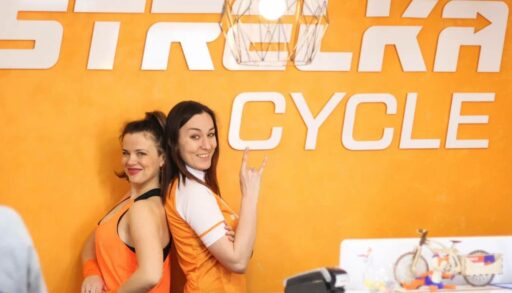 Сайкл в Стрелке: фитнес или вечеринка на педалях?