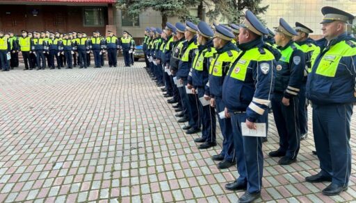 Инспекторы ГИБДД сегодня несут службу возле школ Тюменской области