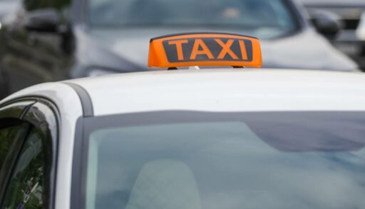 В Тюменской области у 60 операторов такси отозвали лицензию