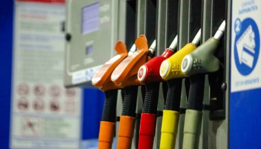 Цены на бензин в Тюменской области выросли на 6-8% за месяц