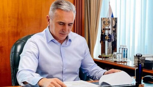 Тюменский губернатор ответит на вопросы жителей региона на прямой линии