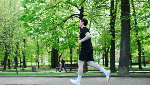 Музыка, подстраивающаяся под темп тренировок, помогает дольше сохранять мотивацию