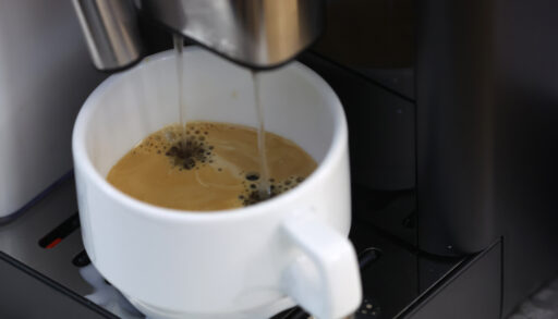 Диетолог рассказала, какой тревожный сигнал указывает на зависимость от кофе