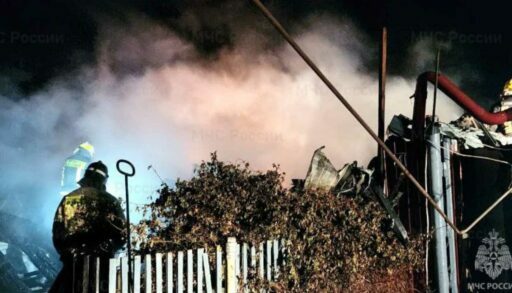 В ночном пожаре в тюменском селе пострадал человек