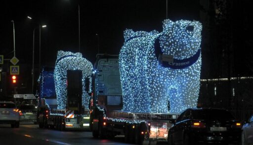 Новогодние мишки проехали по улицам Тюмени: НАШ" фоторепортаж