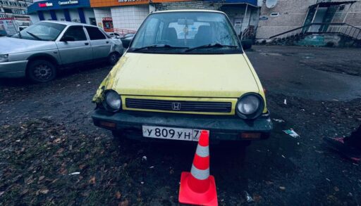 В Тюмени иномарка выехала на газон и сбила мальчика