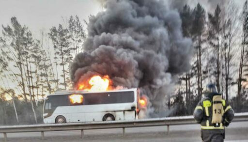 В Тюмени загорелся пассажирский автобус