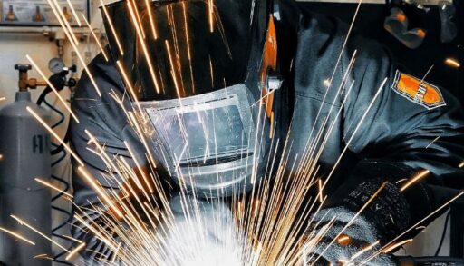 Сферы экономики России, где кадровый голод особенно острый