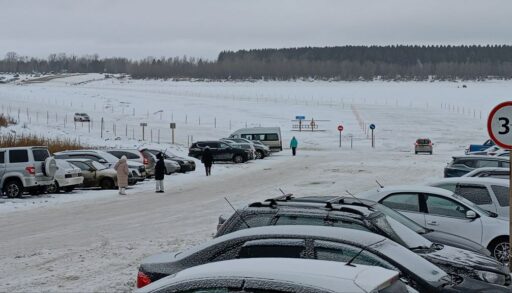 В Тюменской области через реку Иртыш открыли ледовую переправу