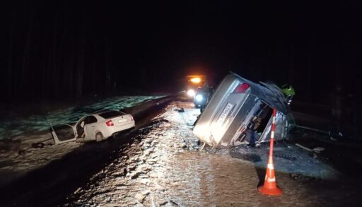 На тюменской трассе в вечернем ДТП погиб водитель "Тойоты"