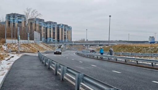 В Тюмени на развязке Мельникайте - Дамбовская открыли для движения два съезда