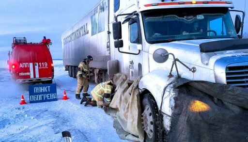 На тюменской трассе троим водителям грузовиков помогли мобильные пункты обогрева