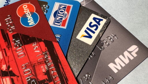 НСФР предлагает ограничить выпуск банковских карт до 10 в одном банке