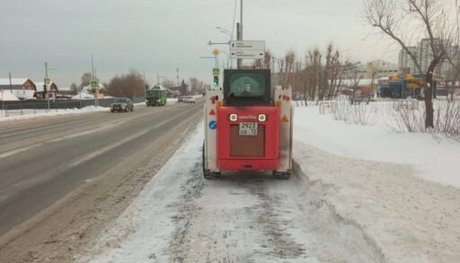 В Тюмени более 600 рабочих сегодня вышли на уборку снега